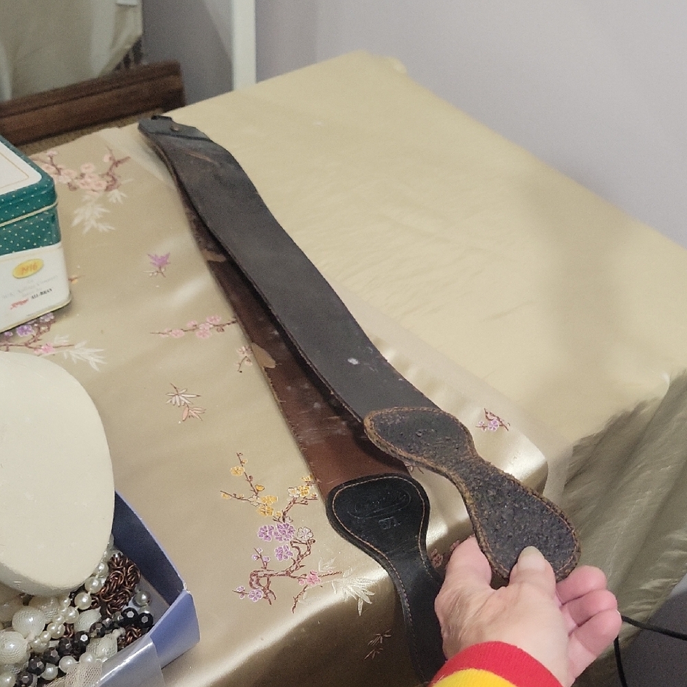 Antique Leather Razor Strop - Picture 1 of 1